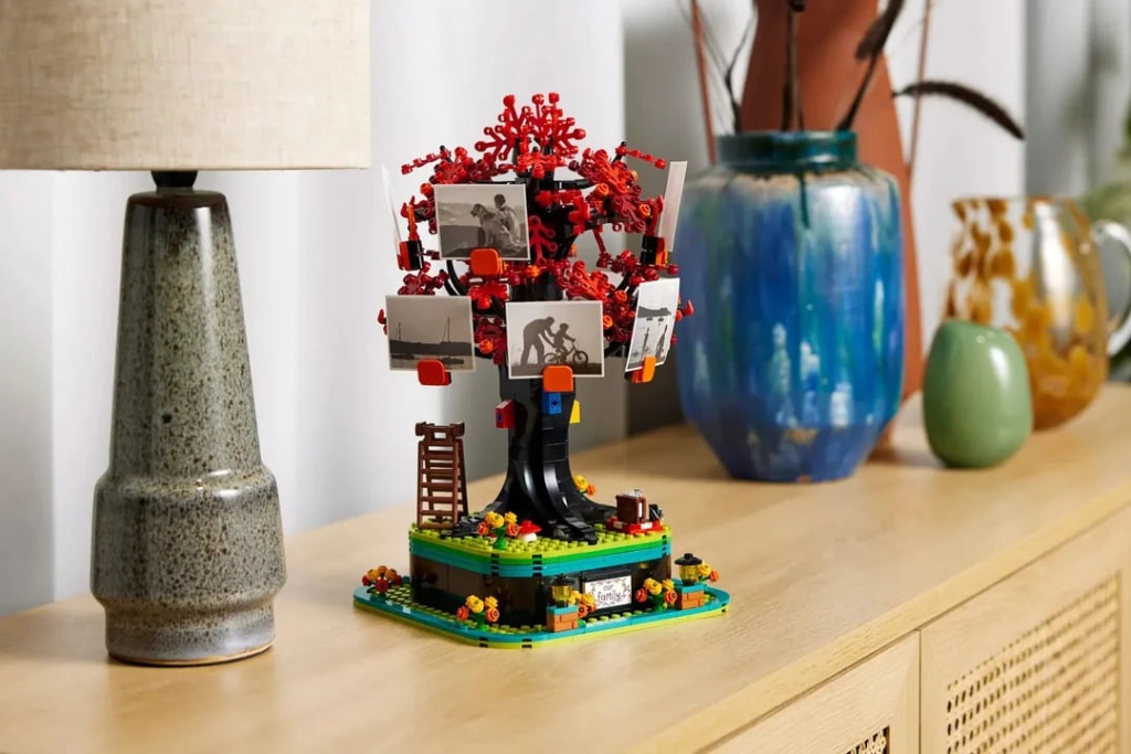 introducing-lego-ideas-21346-family-tree-v0-SAQxHM3HrAiyY3XawWP-fX4U40aPEBXbjsV4_pl90ZE.jpg.jpg